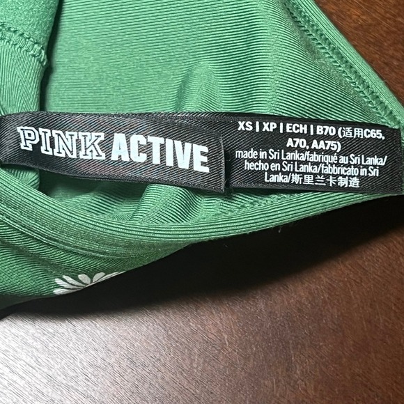 Green floral Victoria secret active top size‎ XS - Picture 4 of 4